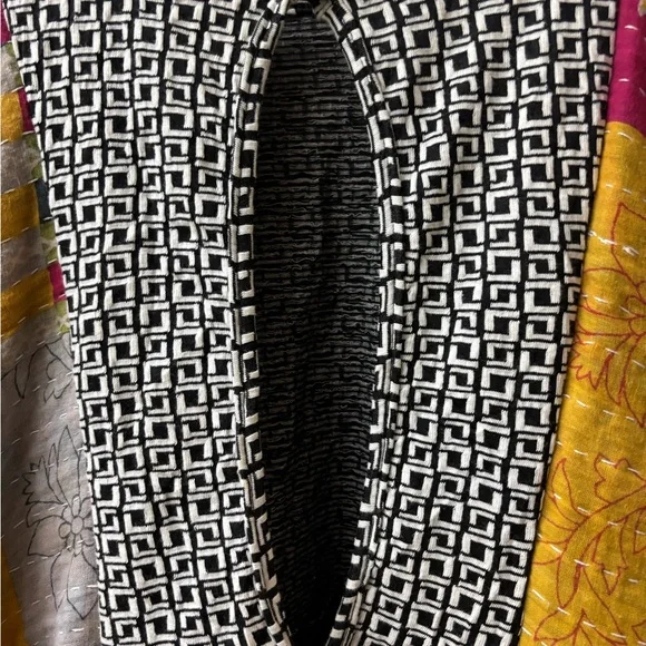 The Morgan Factory | Kantha Tunic Top - Picture 6 of 8